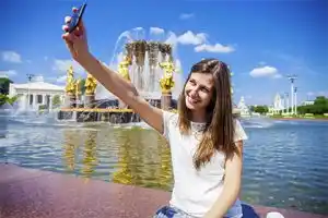 obyasnena-romanticheskaya-lyubov-k-gadzhetam